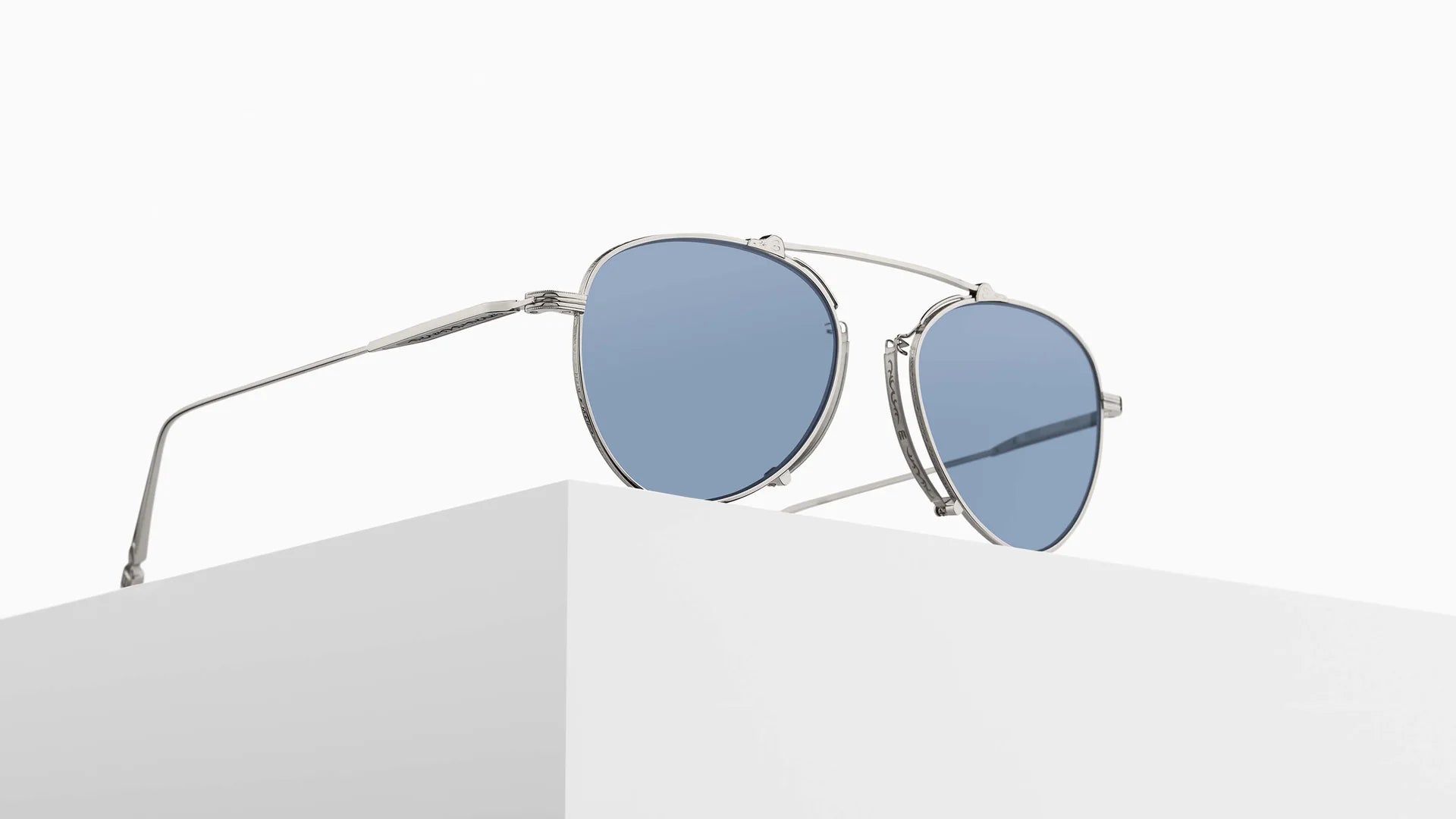 Matsuda M3130 – Palladium White / Cobalt Blue